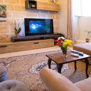 Tal-karmnu Entire House With Private Heated Pool And Jacuzzi Holiday home Kirkop