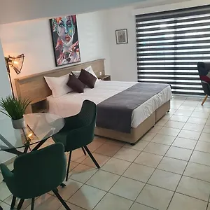 Bay Apartment Larnaca